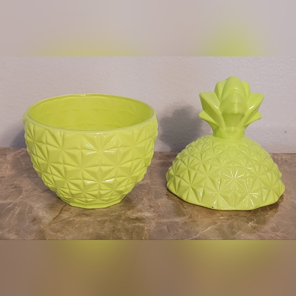 Lime Green Pineapple-Shaped Glass Container/ Trinket Dish - Picture 3 of 9